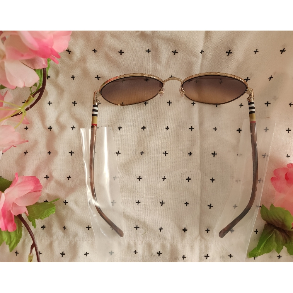 Burberry Sunglasses - Picture 8 of 12
